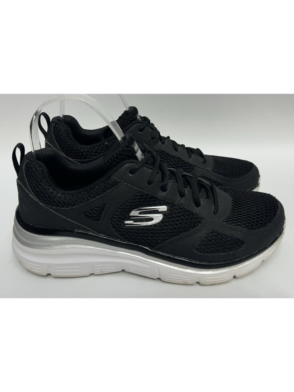 Skechers Womens Size 9.5 Shoes Fashion Fit Perfect Mate Sneaker Black White